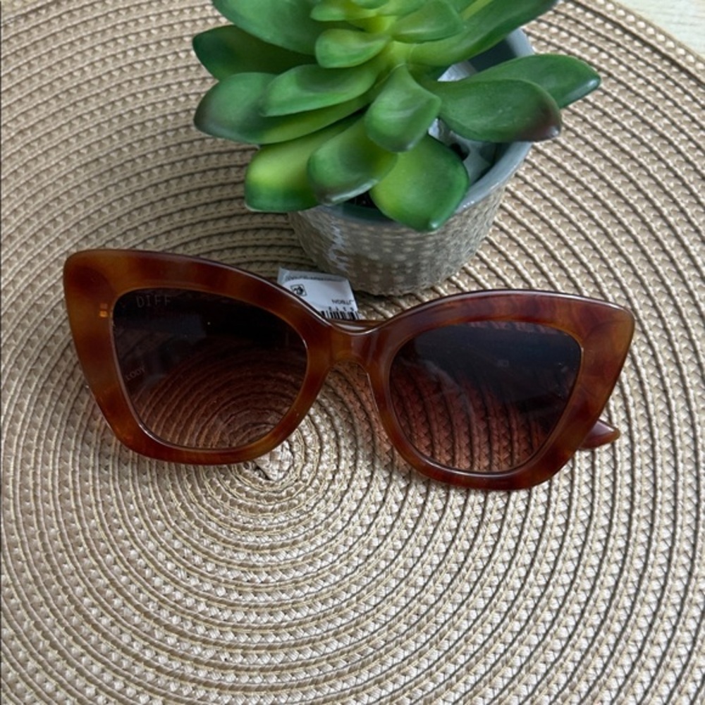 Diff 😎 Eyewear MELODY Maple Tortoise cat eye